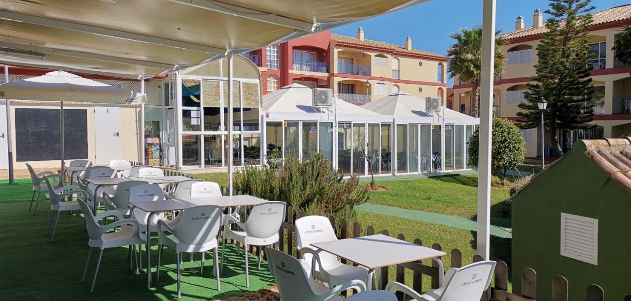 Apartamentos Esteasur Islantilla Exteriör bild